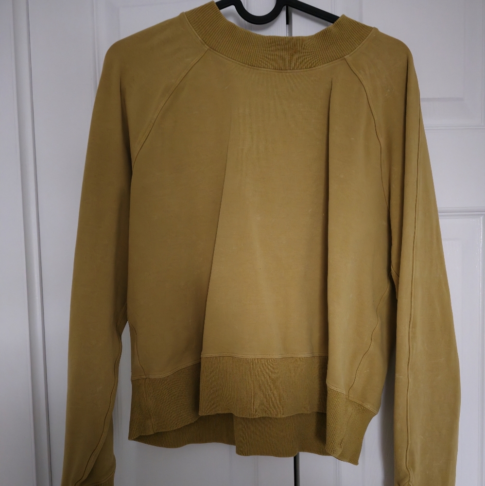 lululemon crewneck